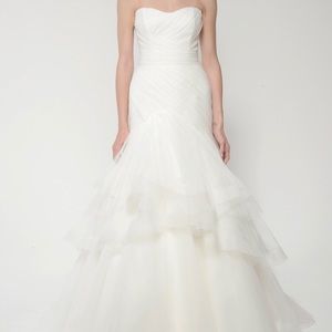 Monique Lhuillier wedding dress